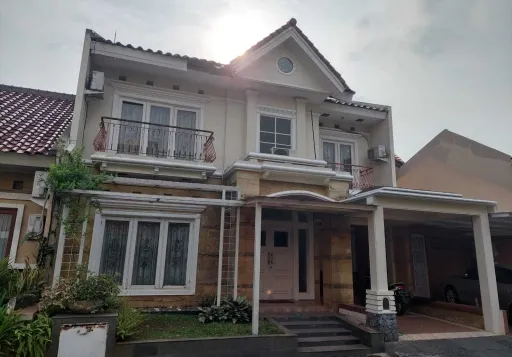 Rumah Mewah 2 Lt Perum Puri Bintaro