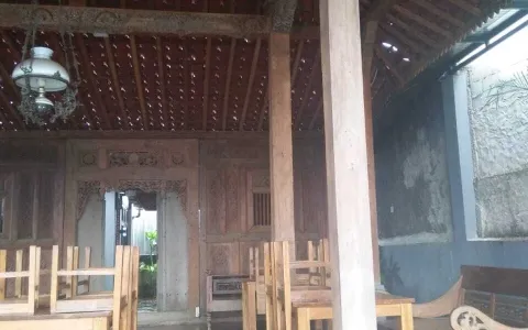 Disewakan Murah Gedung Ex Restoran di Cipayung, Jakarta Timur