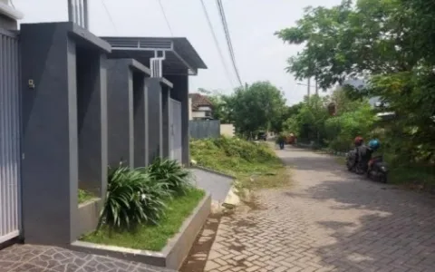 Lelang Rumah 2 Lantai di Cemengkalang, Surabaya