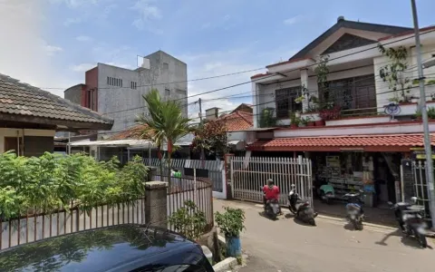 Lelang Rumah 3 Lantai di Cigereleng, Bandung