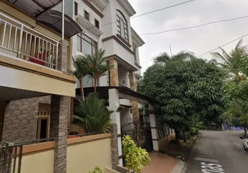 Lelang Rumah 3 Lantai di Penggilingan, Jakarta Timur