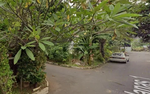 Lelang Rumah 3 Lantai di Penggilingan, Jakarta Timur