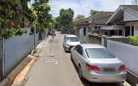 Lelang Rumah 3 Lantai di Cigereleng, Bandung