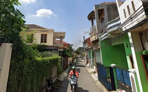 Lelang Rumah Mewah 2 Lt Cipayung Jakarta Timur