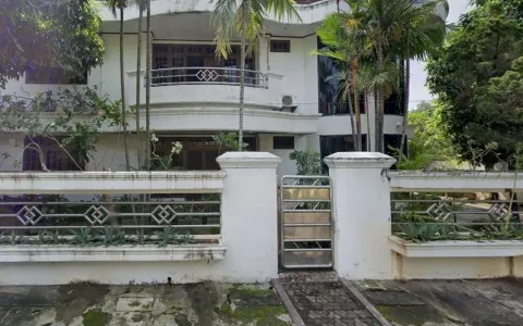 Lelang Rumah 2 Lantai di Ujung Menteng, Jakarta Timur