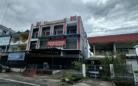 Ruko Gandeng 4 Jebol di Jl. H. Abas I, Benua Melayu Darat, Pontianak, Kalimantan Barat