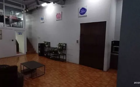 Rumah Beserta Gudang dan Kantor 14x15, Jl. Interkota Indah, Semanan, Jakarta Barat