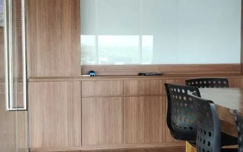 Office Gold Coast Tower Eiffel Full Furnished Lengkap (Sea dan City View) di PIK, Jakarta Utara.