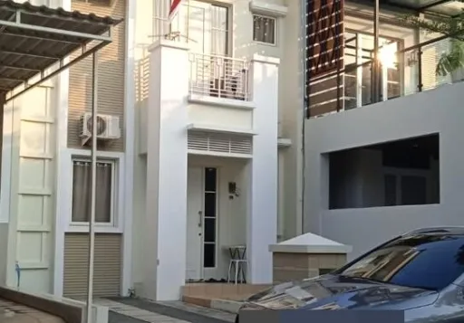 Rumah Layar Permai 2 lantai sudah Renovasi plus Kitchen Set dan AC, PIK, Jakarta Utara.