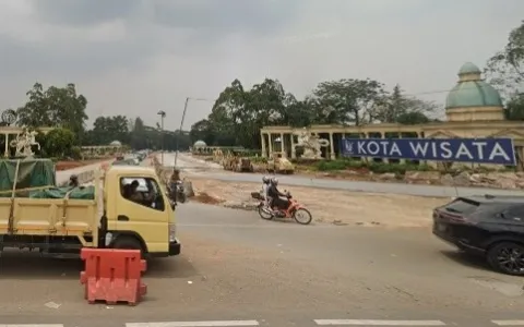 Lelang Rumah 2 Lantai di Perumahan Kota Wisata, Bogor