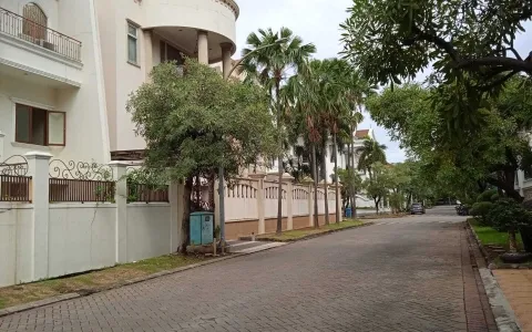 Lelang Rumah PIK Walet Indah 340 m2, Pantai Indah Kapuk, Jakarta Utara