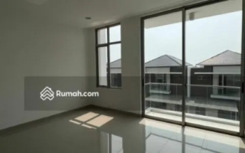 Rumah Cluster Riverside 10x25 View Danau di PIK 2