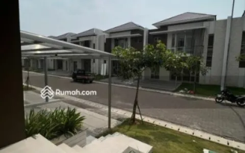 Rumah Cluster Riverside 10x25 View Danau di PIK 2