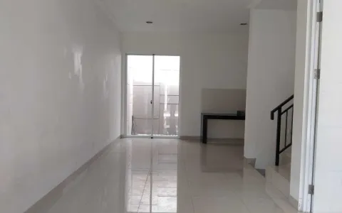 Disewakan Murah Rumah Green Puri 6x15, Duri Kosambi, Cengkareng, Jakarta Barat