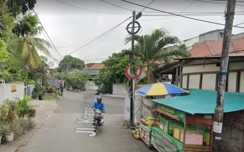 Dilelang Rumah 2 Lantai Lokasi Strategis di Senen, Jakarta Pusat