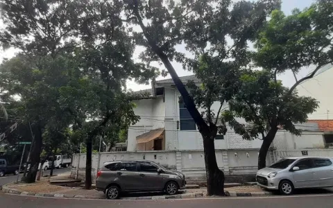 Lelang Rumah Mewah 2 Lantai Kebayoran Baru Jakarta Selatan