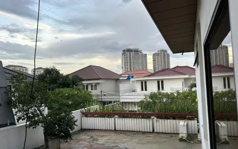 Dijual Rumah Besar Mewah di Permata Hijau Luas 1.102 m2 Furnished, Jakarta Selatan