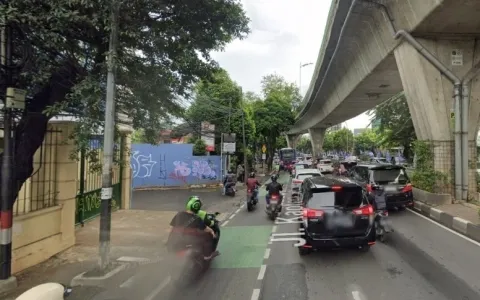 RUKO 5 LANTAI COCOK UNTUK KANTOR DI KUNINGAN, JAKARTA SELATAN