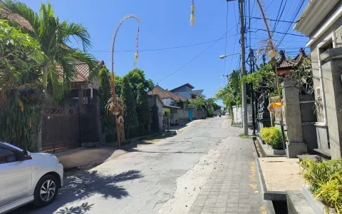 Lelang Rumah Mewah 2 lt, Jl Sekar Tunjung, Denpasar Bali