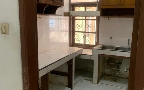 DIJUAL CEPAT Rumah 2 Lantai Unfurnished di Kelapa Gading, Jakarta Utara