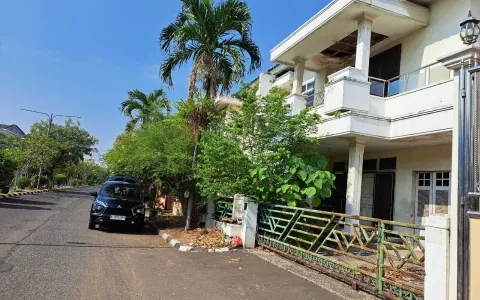 Lelang Rumah Mewah 2 Lt, Jl. Raya Taman Golf, Cipondoh, Tangerang