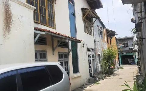 LELANG RUMAH 3 LANTAI PERUMNAS 3 JALAN P TANIMBAR BEKASI