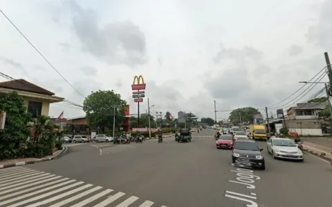 elang Rumah Komplek Taman Alfa Indah, Kembangan Jakarta Barat