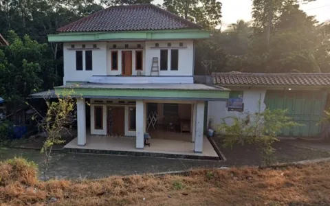 Lelang Rumah 2 Lantai Jl Raya Sampay Warunggunung, Lebak, Banten