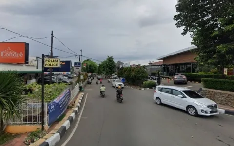 elang Rumah Komplek Taman Alfa Indah, Kembangan Jakarta Barat