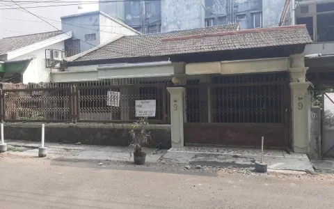 JUAL CEPAT, Rumah Jl. Sampit III 10x20, Kramat Pela, Kebayoran Baru, Jakarta Selatan