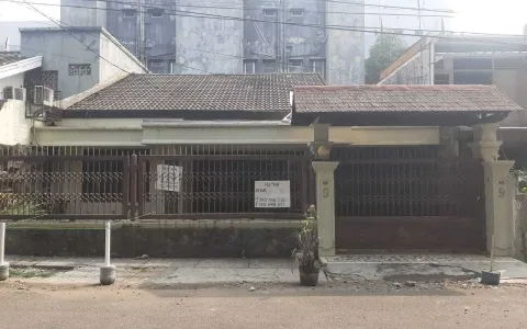 JUAL CEPAT, Rumah Jl. Sampit III 10x20, Kramat Pela, Kebayoran Baru, Jakarta Selatan