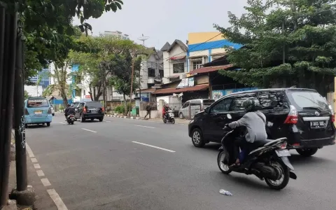 AJB DEBITUR RUMAH JL CIPUTAT RAYA KEBAYORAN LAMA, JAKARTA SELATAN