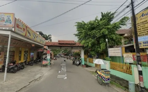 LELANG RUMAH KOMPLEK TAMAN MERUYA ILIR, KEMBANGAN JAKARTA BARAT