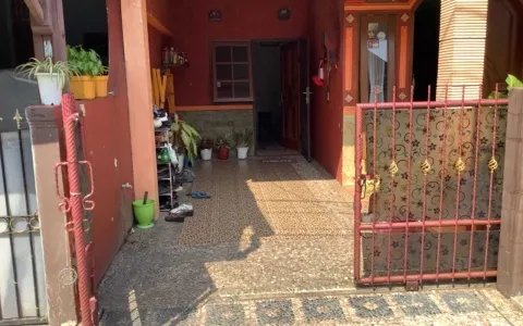 Dijual Rumah 2 Lantai, di Komp Pinang Griya Permai, Kota Tangerang