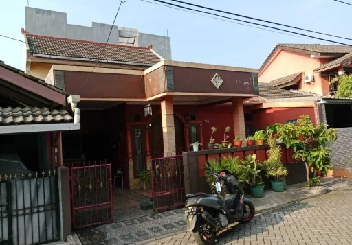 Dijual Rumah 2 Lantai, di Komp Pinang Griya Permai, Kota Tangerang