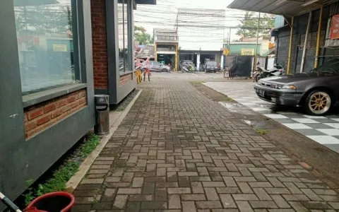 DIJUAL CEPAT Tanah dan Bangunan Lokasi Strategis di Jl Raya Bogor, Jakarta Timur