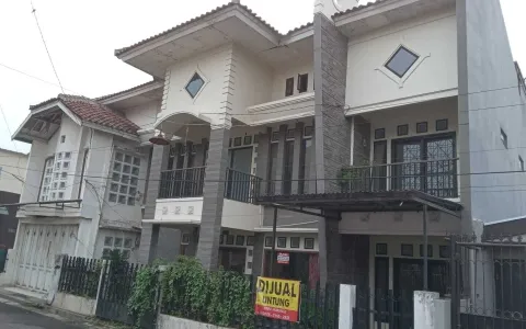 AJB DEBITUR RUMAH 2 LANTAI SUKAMENAK INDAH MARGAHAYU, BANDUNG