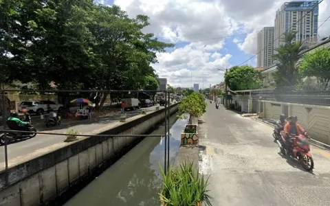 AJB DEBITUR RUMAH 2 LANTAI - HOOK TAMAN RATU INDAH, JAKARTA BARAT