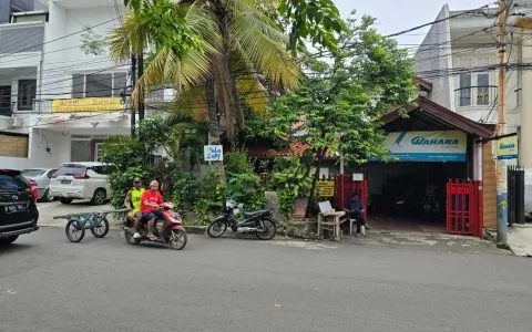 Di jual Rumah 2 Lantai, 7 KT, 4 KM Siap Huni , PuloMas, Jakarta Timur